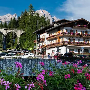 Meuble Neve 3*, Cortina dʼAmpezzo Italia